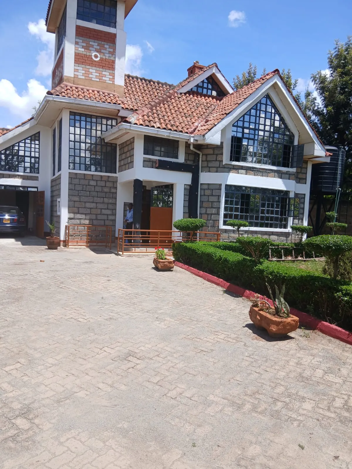Modern House 5 Bedroom