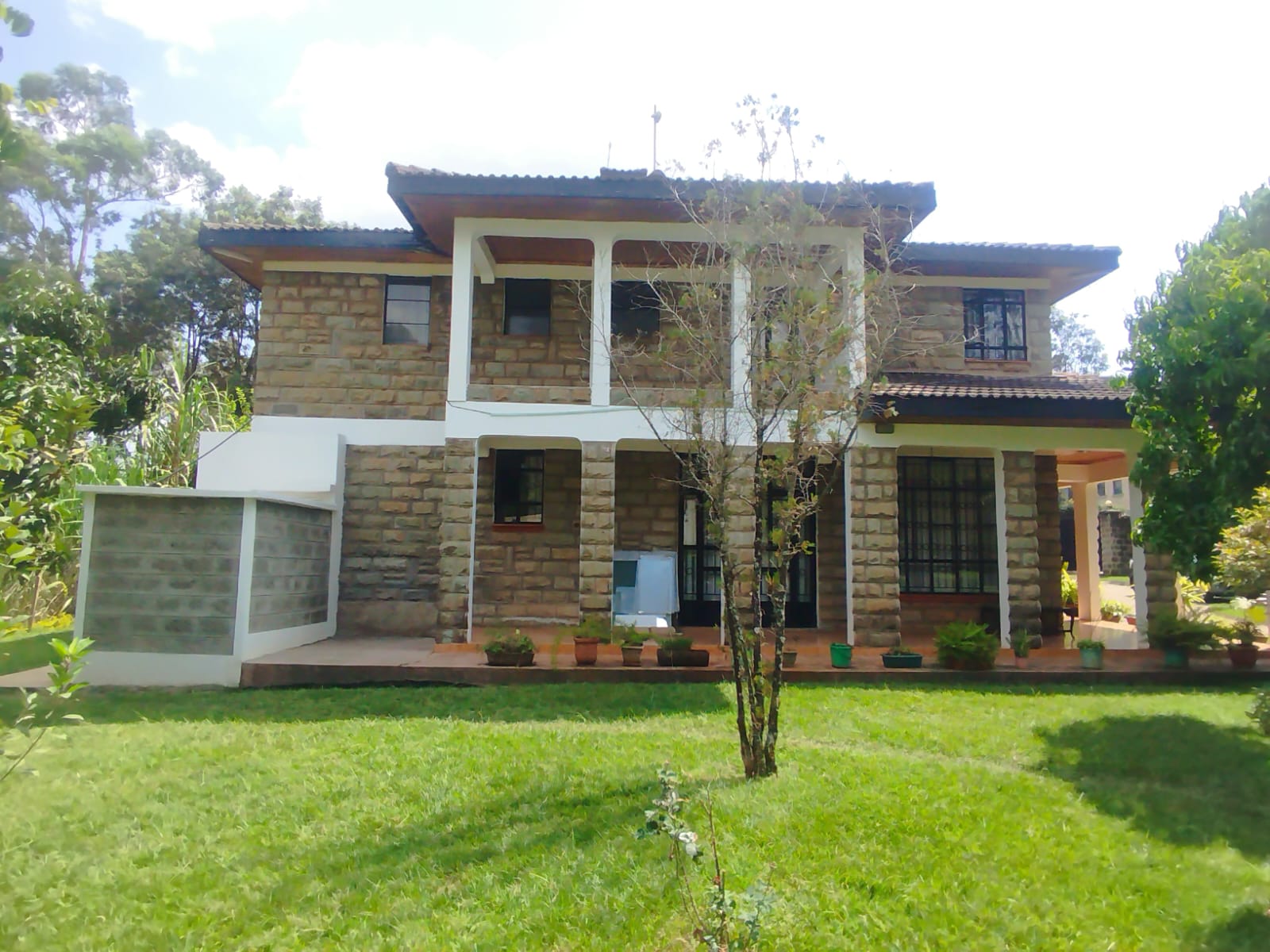 Modern 5 Spacious Bedroom All Ensuite in Karen