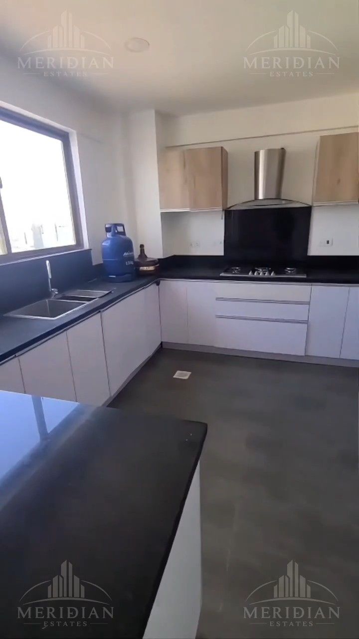 3 Bedroom, 4 Bathroom in Lavington